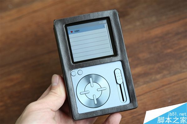 七彩虹HIFI C10开箱图赏:更加便携外观更精简