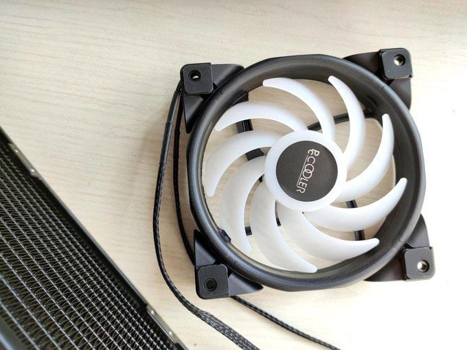 超频三凌镜360水冷CPU散热器值得入手吗 三凌镜360水冷CPU散热器评测