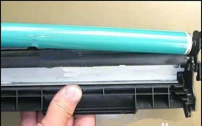 办公室复印机硒鼓怎么加粉?