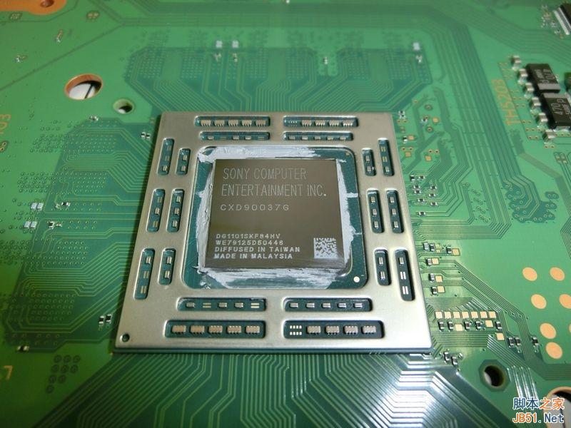 CUH-1200版本PS4游戏机完全拆解图赏：偷工减料or工艺升级?
