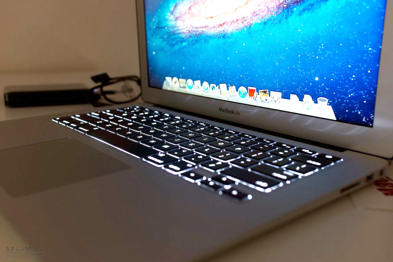 2012年 苹果笔记本对比测评 MacBook Air / MacBook Pro 新款对比测评（多图）