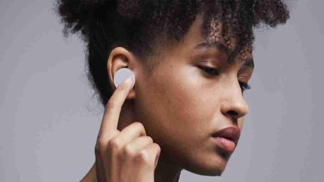 Surface Earbuds怎么样 微软首款真无线耳机Surface Earbuds上手体验