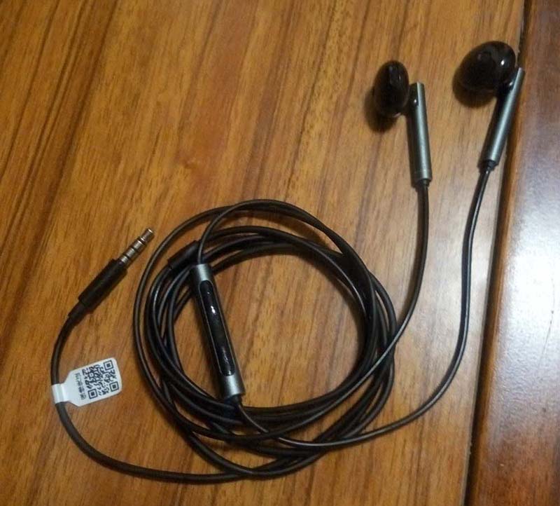 联想r720笔记本耳机拔了再插没声音怎么办?