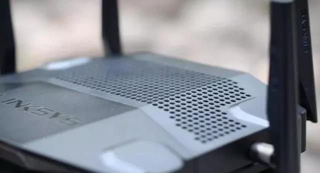 领势LINKSYS WRT32X值得买吗？Linksys WRT32X游戏路由器优缺点全面评测