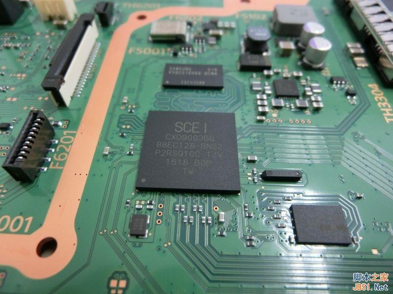 CUH-1200版本PS4游戏机完全拆解图赏：偷工减料or工艺升级?