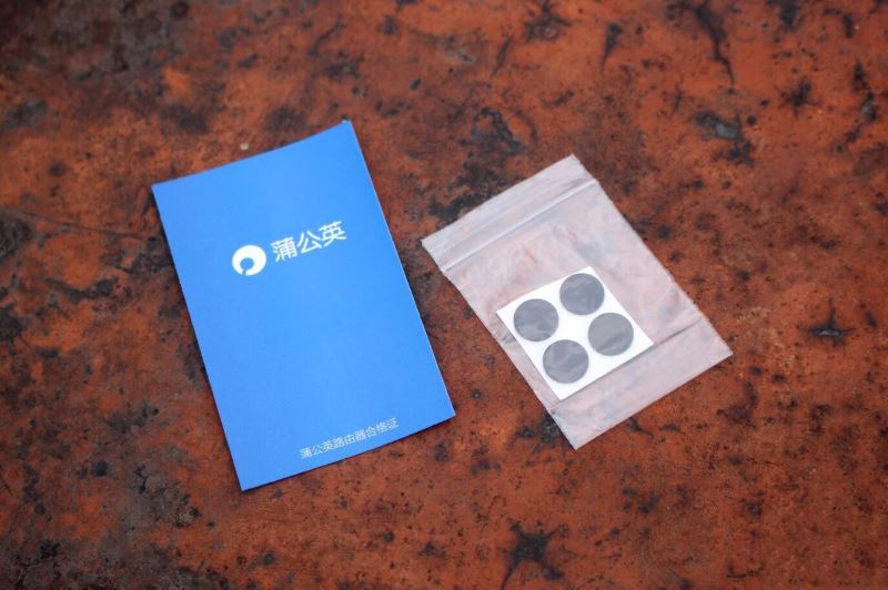蒲公英X5内部做工如何？蒲公英路由器X5开箱深度拆解评测