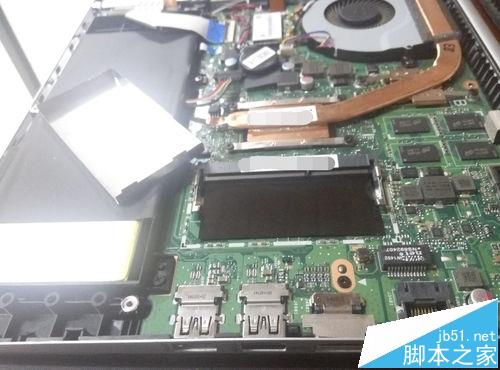 华硕v451l笔记本怎么拆机安装内存条?