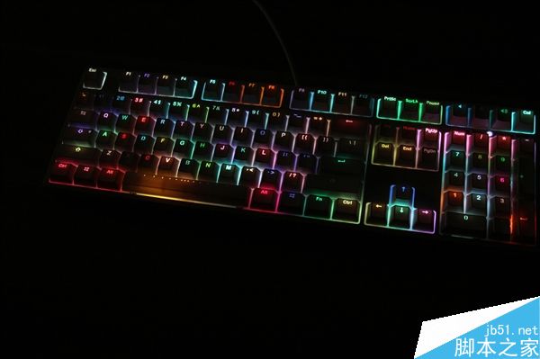 IKBC时光机机械键盘F-RGB开箱图赏:加入RGB背光灯效