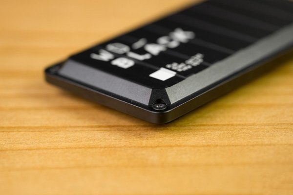 2GB每秒传输 WD_BLACK P50固态移动硬盘评测