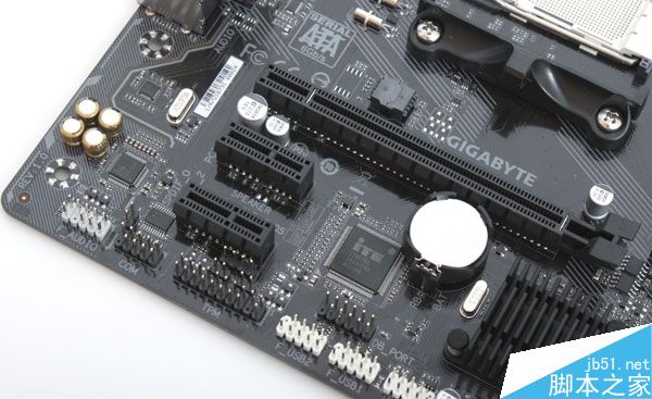 AMD AM4新接口主板B350图赏:支持DDR4内存