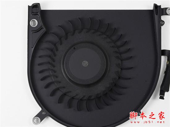 苹果新发布本本MacBook Pro Retina版本拆机详细过程（大量组图）
