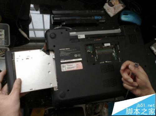 戴尔M5010笔记本怎么拆机清灰?