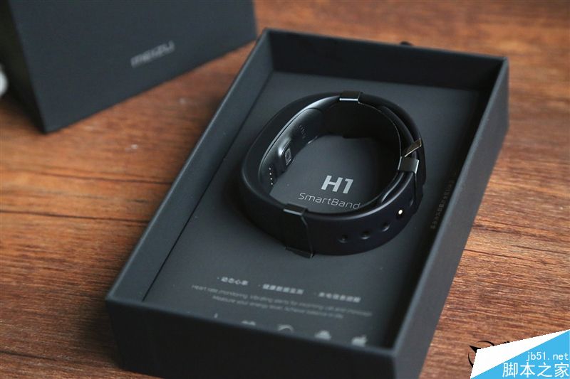 魅族首款智能手环H1开箱+上手体验评测:物有所值的产品