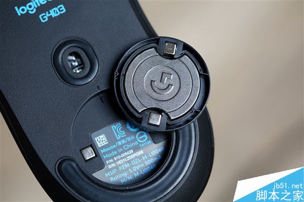 罗技有线版G403游戏鼠标图赏:支持1680万色RGB灯光
