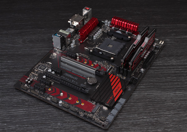 R5 1600X对比i7 7700K选哪个好？R5-1600X与i7-7700K性能对比详细评测