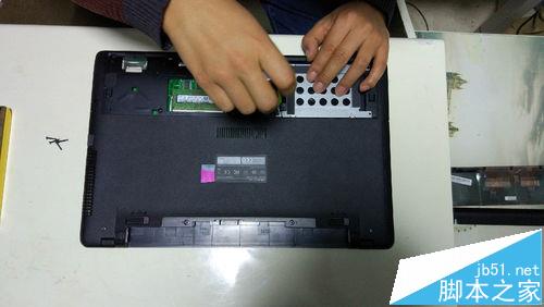 华硕X352W笔记本怎么拆机清理风扇?