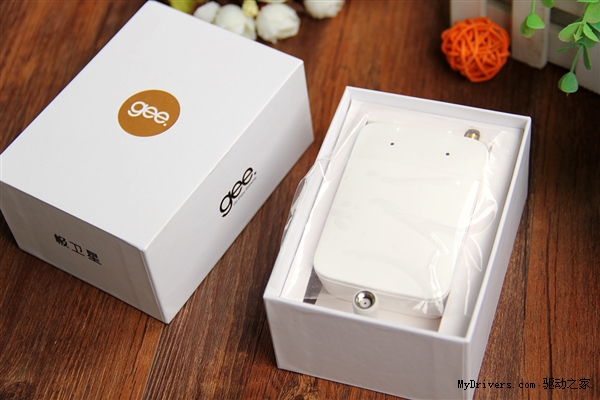 300Mbps Wi-Fi增强神器新版极卫星2015开箱图赏