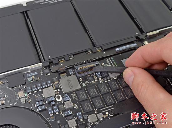 苹果新发布本本MacBook Pro Retina版本拆机详细过程（大量组图）