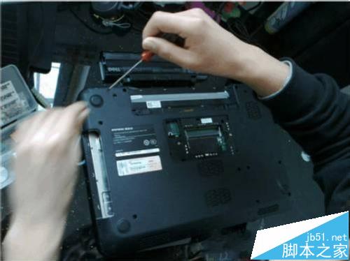 戴尔M5010笔记本怎么拆机清灰?