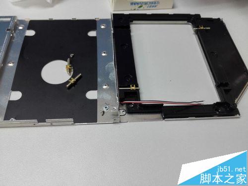 华硕X554笔记本等怎么查看电池型号增加固态硬盘?