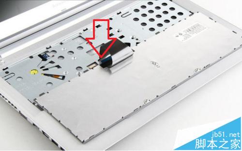 联想小新V4000笔记本怎么拆机清理灰尘?