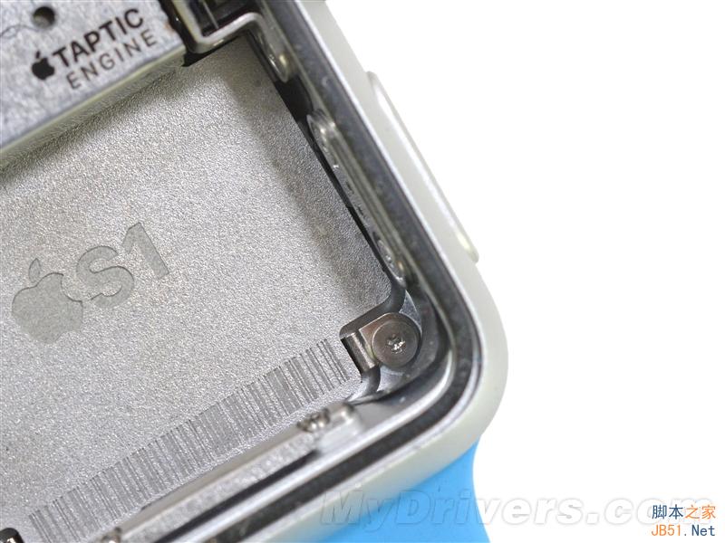 38毫米表盘的运动版apple watch详尽拆解：电池太失望了
