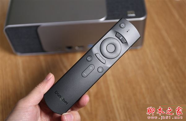 当贝投影F1开箱图赏 可投300英寸巨幕