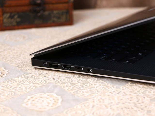 戴尔XPS15和Macbook Pro买哪个好？2017 XPS15和MacBook Pro详细对比评测