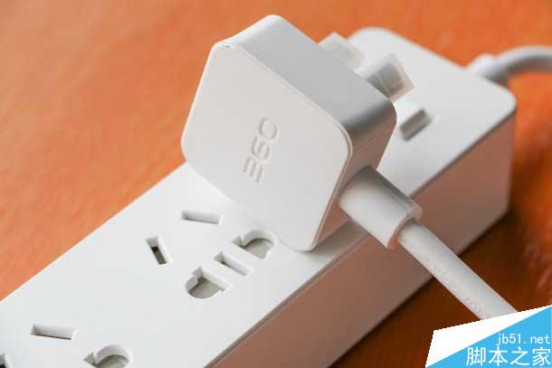 首款360安全插线板开箱图赏 相比小米插线板哪个更好?