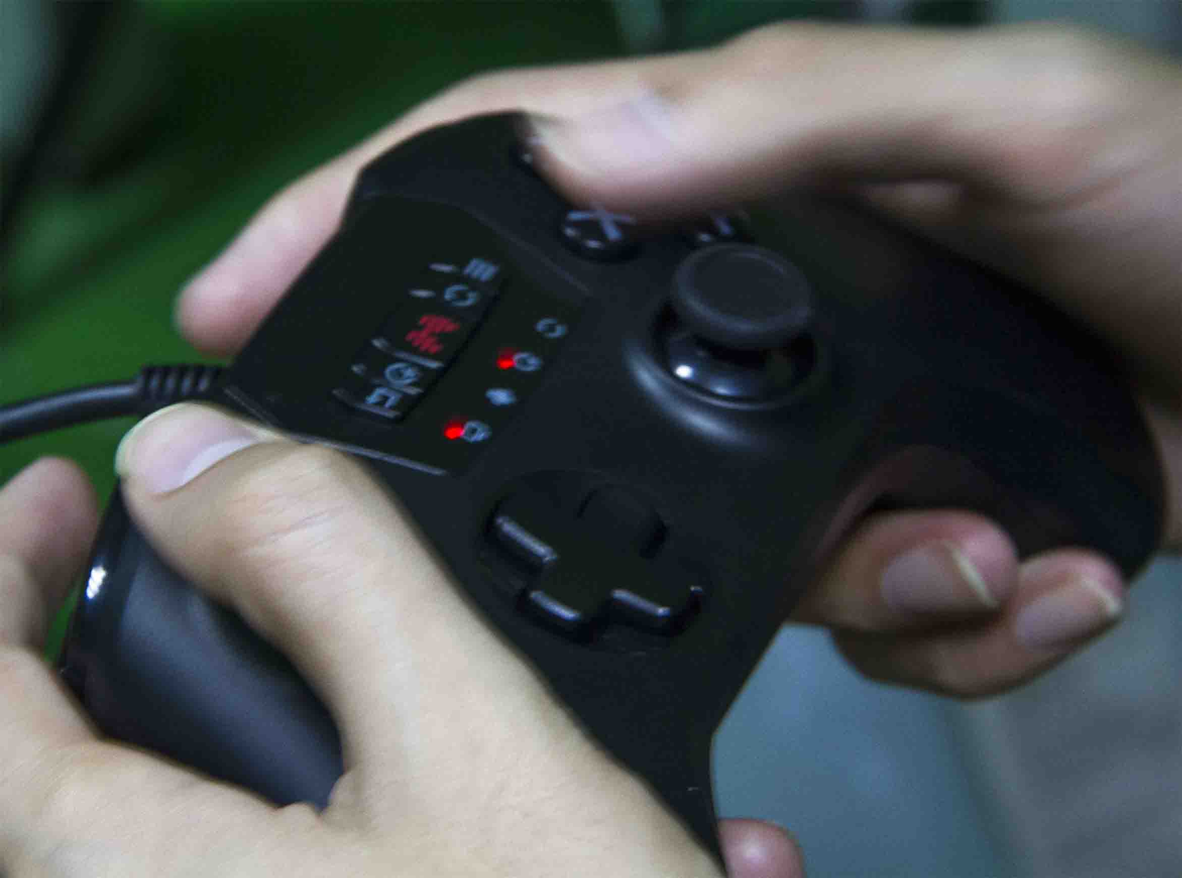 北通斯巴达2游戏手柄怎么样 北通斯巴达2游戏手柄开箱体验评测