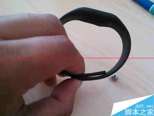 小米手环断了不能带了该怎么办呢？