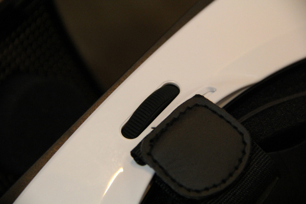 暴风VR硬件-魔镜3评测：享受沉浸式体验