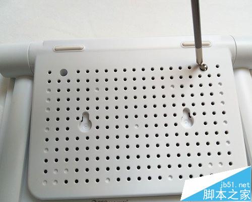 360路由器P1该怎么拆解? 360p1拆解图文教程