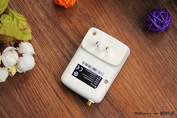 300Mbps Wi-Fi增强神器新版极卫星2015开箱图赏
