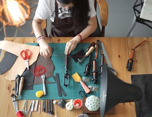 手工真皮无线蓝牙自拍杆的介绍与使用方法