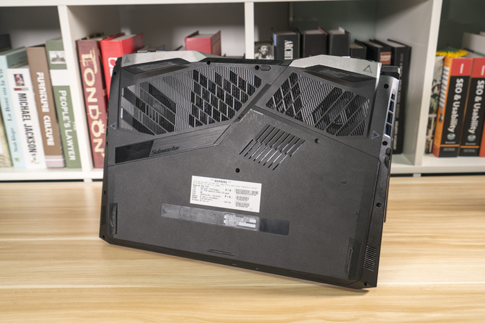 宏碁掠夺者Helios 500性能如何？Acer掠夺者Helios 500游戏本详细评测图解