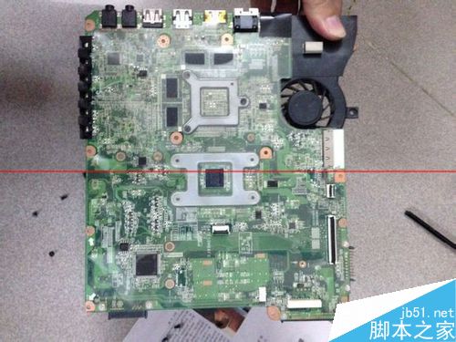东芝L700怎么拆机清灰？