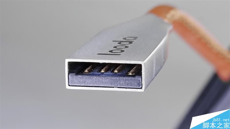 用起来究竟效果如何?鲁大师苹果安卓二合一数据线开箱+评测