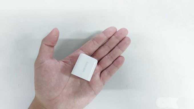 便宜又好用的绿联20W充电器迷你小金刚使用测评