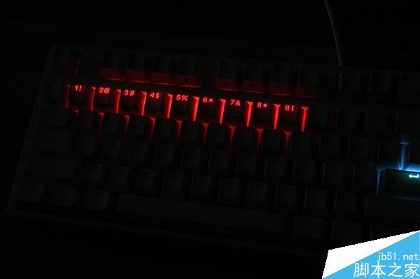 IKBC时光机机械键盘F-RGB开箱图赏:加入RGB背光灯效