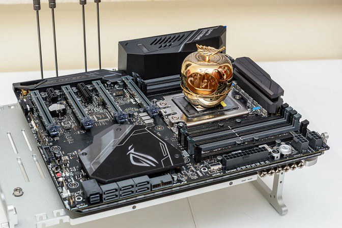 AMD 1950X和i9 7900X选哪个好？最强CPU 1950X与7900X性能对比详细评测