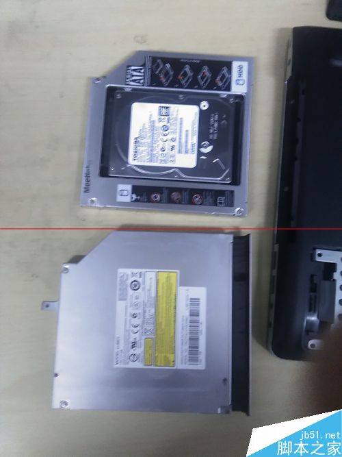 笔记本怎么安装固态硬盘同时保留机械硬盘？