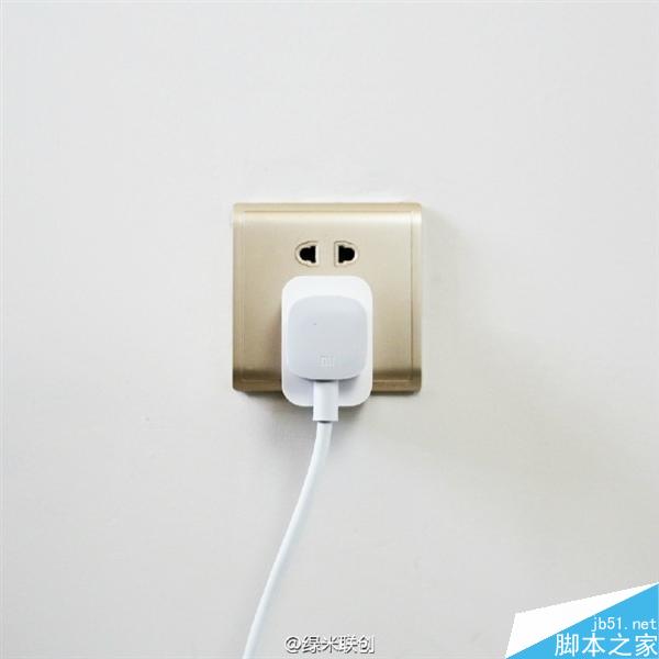 小米智能插座紫蜂版正式发布:新增感应开灯功能 更加节能