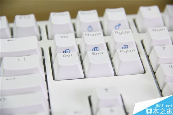 IKBC时光机机械键盘F-RGB开箱图赏:加入RGB背光灯效