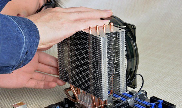 图文直播电脑组装过程：AMD定制八核独显DIY装机教程