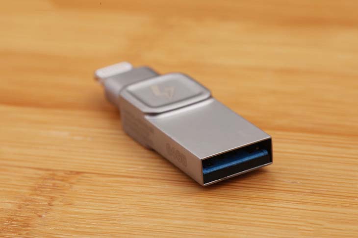 苹果双头闪存盘 金士顿DataTraveler Bolt Duo详细图文评测