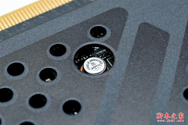 AMD RX590对比RX580值得买吗？AMD Radeon RX 590显卡深度图解评测+拆机