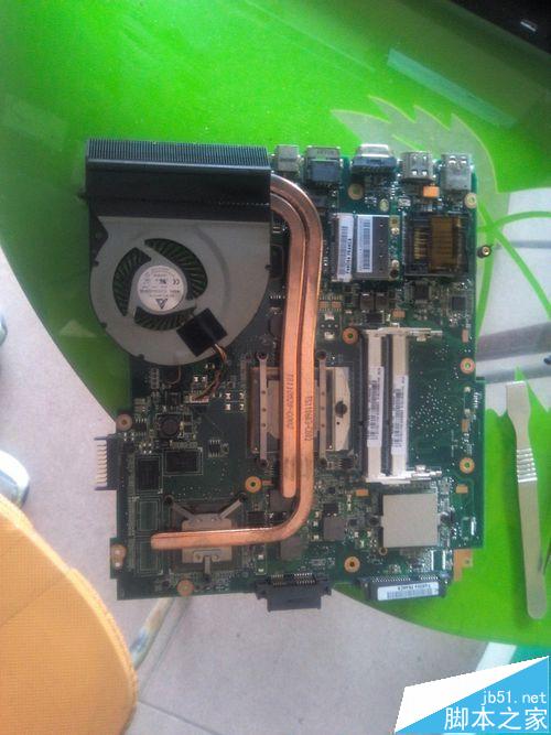 华硕A43S笔记本怎么拆机?华硕A43S详细的拆机图文