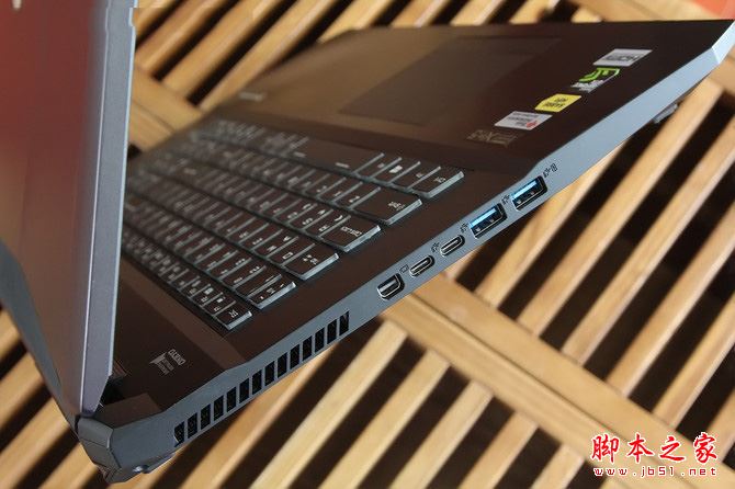未来人类T7值得买吗？2017未来人类T7游戏本搭载GTX1070全面深度评测图解
