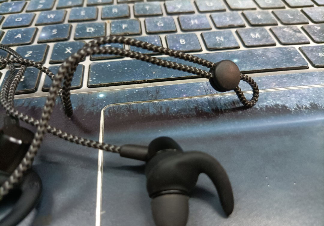 HIK Z1S挂脖式耳机怎么样?HIK Z1S挂脖式运动耳机测评